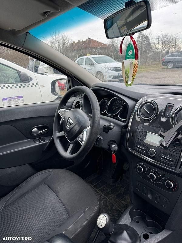 Second-hand Dacia Logan Lauréate 75 CP (55 kW) 2019 Culoarealb Berlinǎ