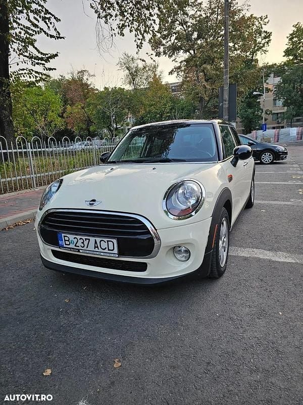 Culoarealb Utilizat 2016 Mini Cooper Hatchback | 10.500 EUR (Super Preț) - Imagine 1/4