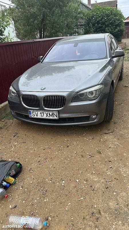 Gri Utilizat 2010 BMW 740 Berlinǎ | 6.750 EUR - Imagine 1/4
