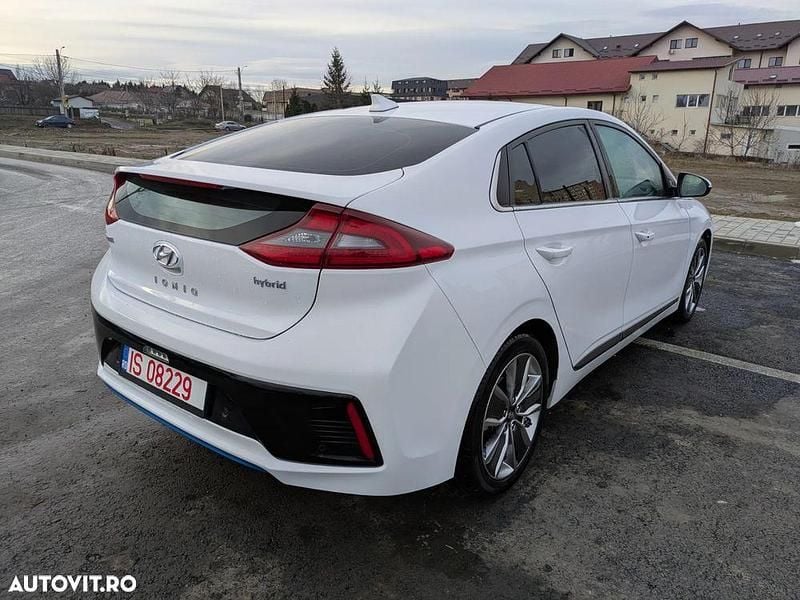 Second-hand Hyundai Ioniq 141 CP (103 kW) 2018 Culoarealb Hatchback