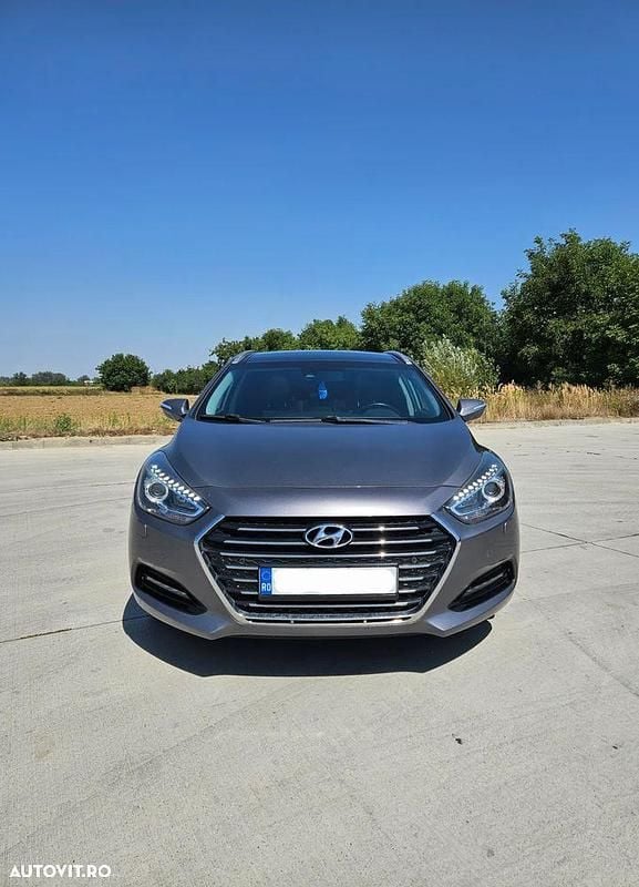 Culoaregri Utilizat 2016 Hyundai i40 Break | 11.490 EUR (Puțin scump) - Imagine 1/4