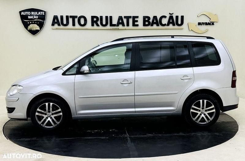 Second-hand VW Touran 105 CP (77 kW) 2008 Culoarenegru Monovolum