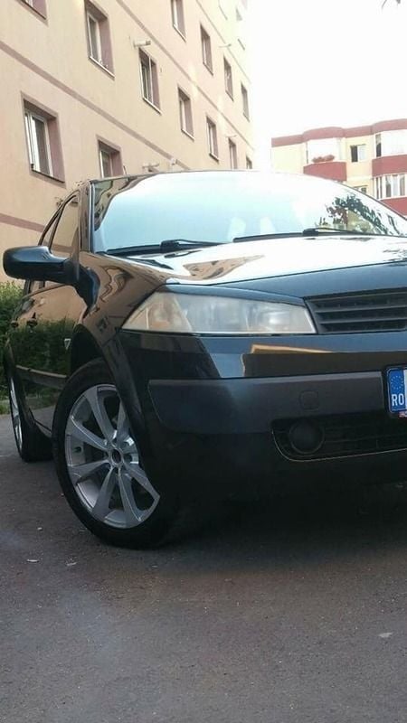 Negru Utilizat 2005 Renault Mégane II Berlinǎ | 2.390 EUR (Puțin scump) - Imagine 1/4