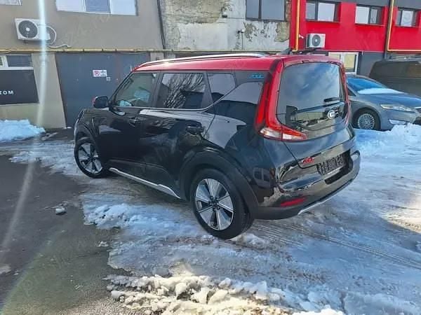 Second-hand Kia Soul Premium 150 kW (204 CP) 2021 Culoarenegru SUV