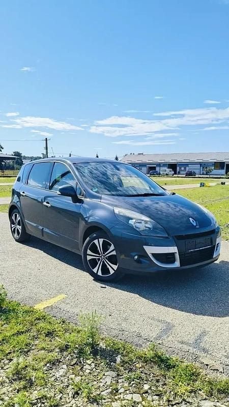 Utilizat 2010 Renault Scénic III Monovolum | 3.600 EUR (Puțin scump) - Imagine 1/4