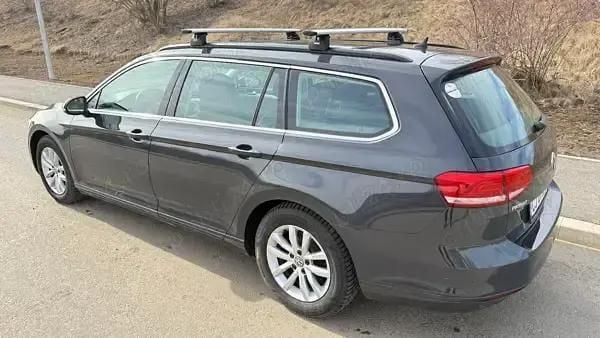 Gri Utilizat 2016 VW Passat Break | 8.700 EUR (Preț bun) - Imagine 1/4