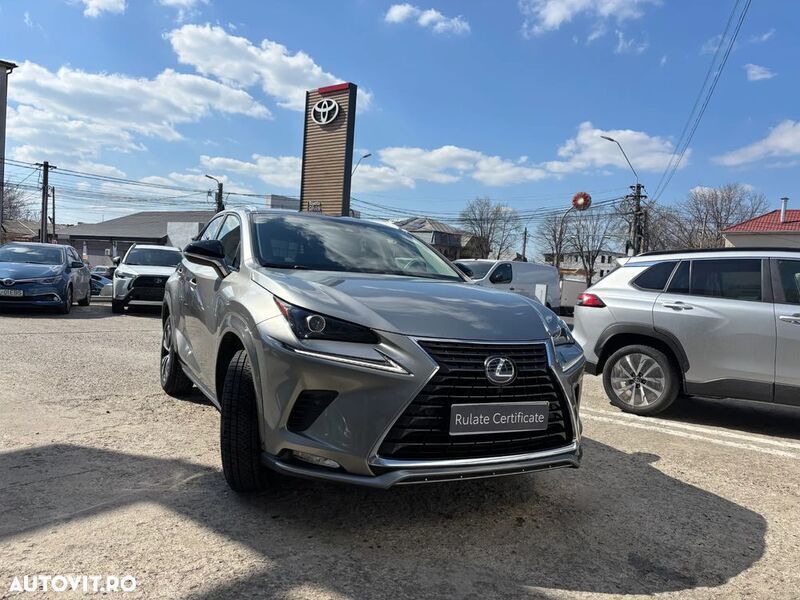 Gri Utilizat 2021 Lexus NX300h SUV | 28.435 EUR (Preț bun) - Imagine 1/4