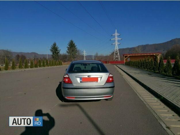Second-hand Ford Mondeo 130 CP (95 kW) 2006 Argintiu Hatchback