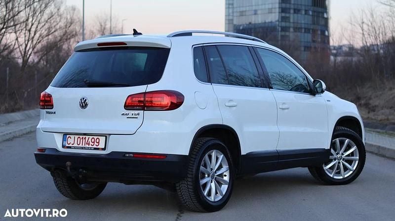 Second-hand VW Tiguan LOUNGE 140 CP (102 kW) 2015 Culoarealb SUV