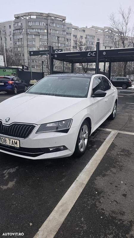 Second-hand Skoda Superb Ambition 150 CP (110 kW) 2017 Culoarealb Berlinǎ