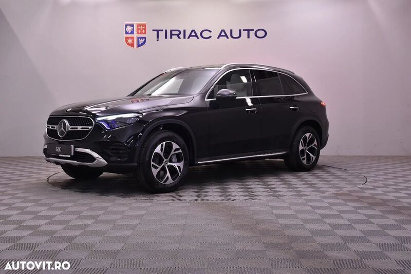 Negru Nouă 2024 Mercedes GLC300e SUV | 74.308 EUR (Preț bun) - Imagine 1/4