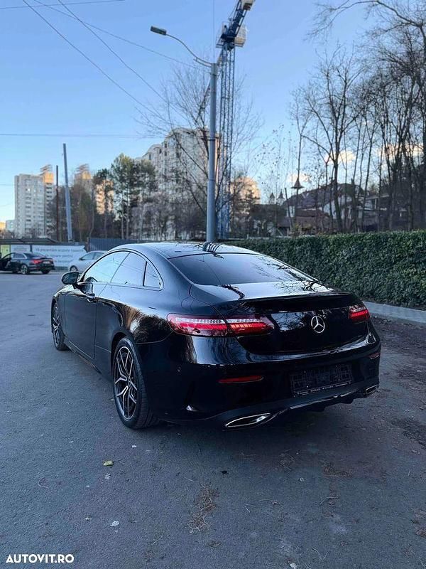 Second-hand Mercedes E200 197 CP (144 kW) 2021 Culoarenegru Coupe