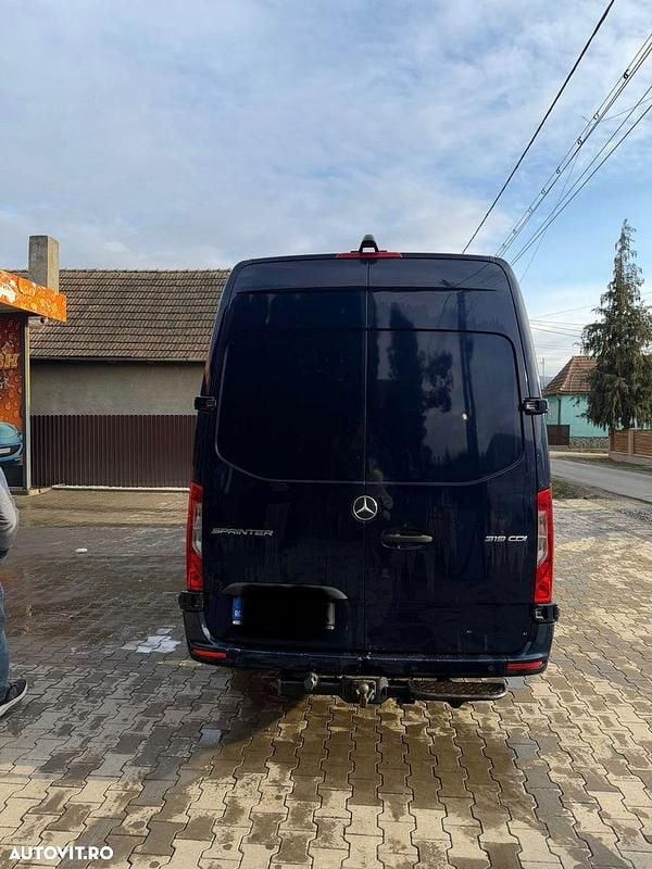 Second-hand Mercedes Sprinter 190 CP (139 kW) 2018 Culoarealbastru Van