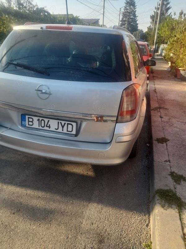 Argintiu Utilizat 2007 Opel Astra Break | 1.800 EUR (Preț bun) - Imagine 1/4