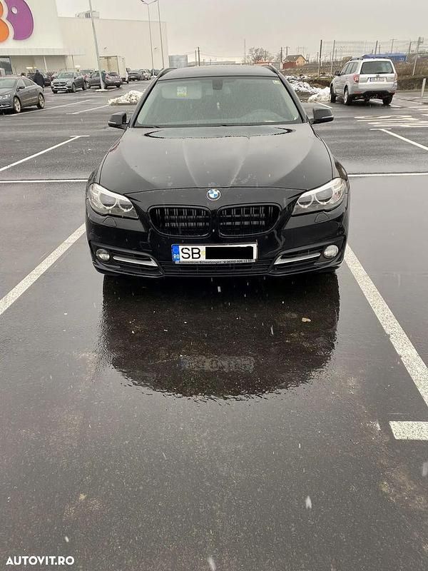 Second-hand BMW 520 Luxury Line 190 CP (139 kW) 2014 Culoarenegru Break