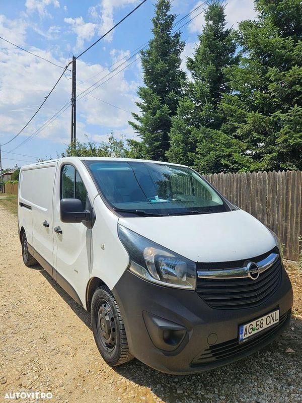 Culoarealb Utilizat 2015 Opel Vivaro Van | 9.300 EUR (Super Preț) - Imagine 1/4