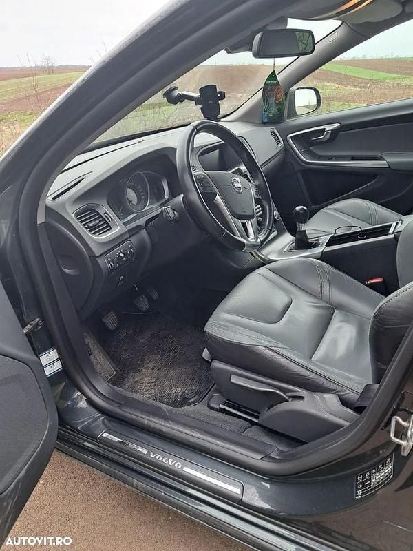Culoaregri Utilizat 2013 Volvo V60 Momentum Break | 6.250 EUR (Preț OK) - Imagine 1/4