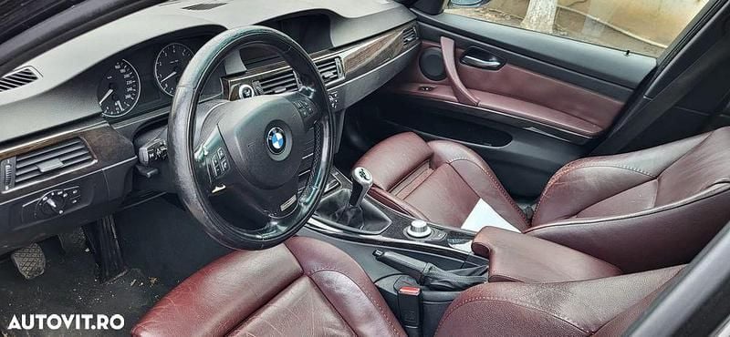 Second-hand BMW 325 Shadowline 218 CP (160 kW) 2006 Culoarenegru Berlinǎ