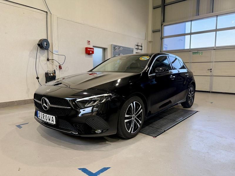 Utilizat 2022 Mercedes A180 Progressive | 30.596 EUR (Scump) - Imagine 1/1