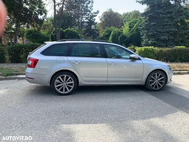 Culoareargint Utilizat 2017 Skoda Octavia Break | 12.900 EUR (Preț OK) - Imagine 1/4