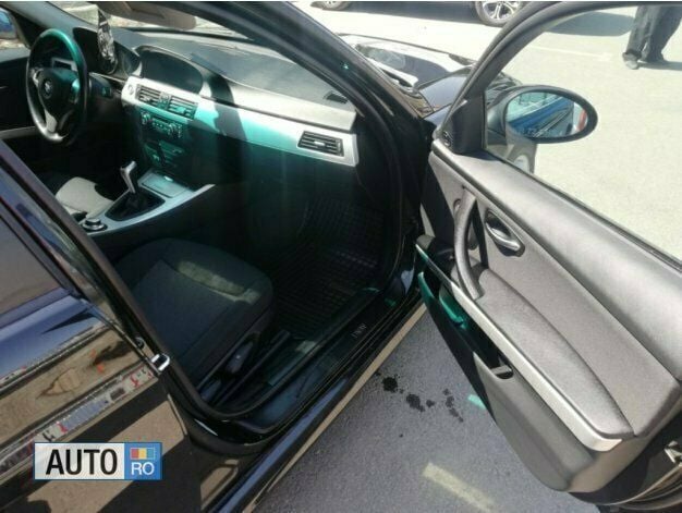 Second-hand BMW 320 163 CP (119 kW) 2008 Negru Berlinǎ