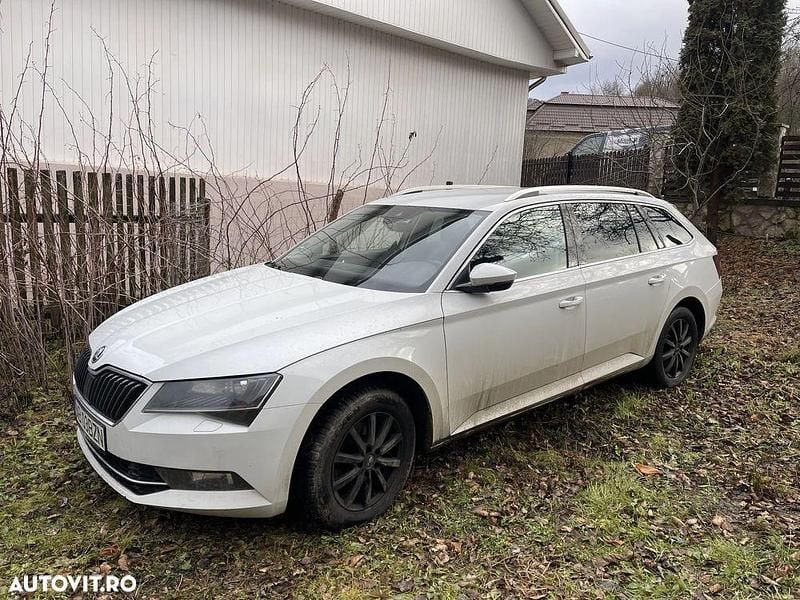 Culoarealb Utilizat 2017 Skoda Superb Style Break | 12.500 EUR (Preț OK) - Imagine 1/4