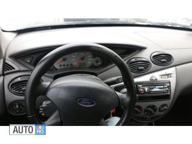 Gri Utilizat 2003 Ford Focus Hatchback | 1.690 EUR (Preț OK) - Imagine 1/4
