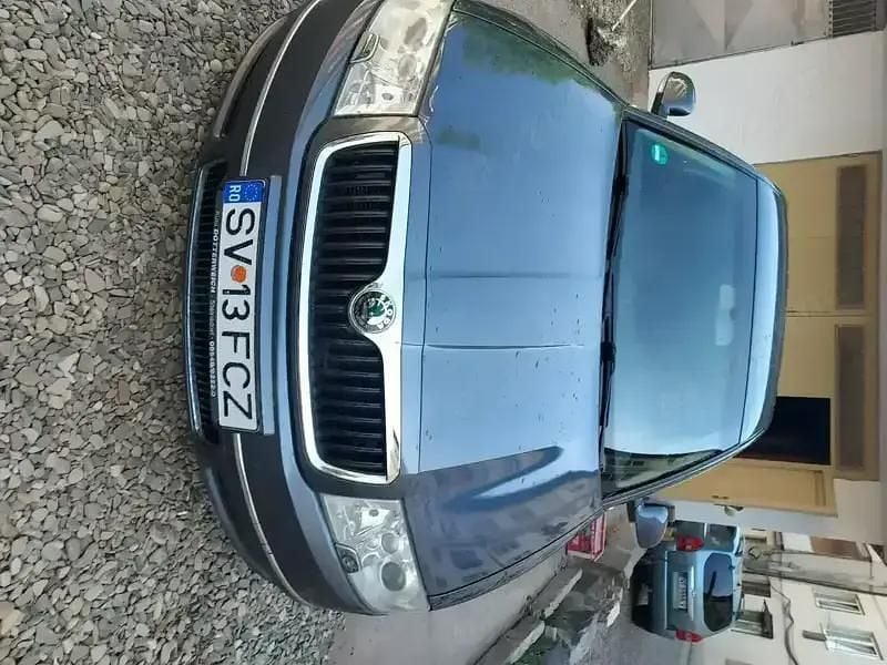 Gri Utilizat 2008 Skoda Superb Berlinǎ | 4.000 EUR (Preț bun) - Imagine 1/2