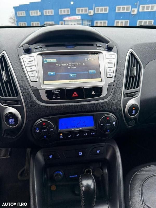 Second-hand Hyundai ix35 GLS 184 CP (135 kW) 2010 Culoarenegru SUV