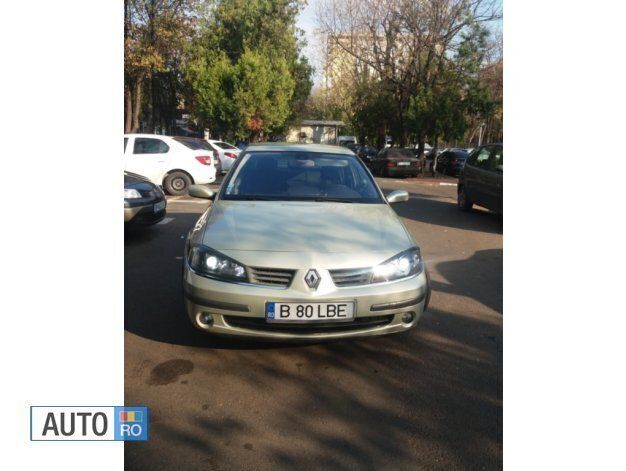 Bej Utilizat 2007 Renault Laguna III Hatchback | 2.000 EUR - Imagine 1/4
