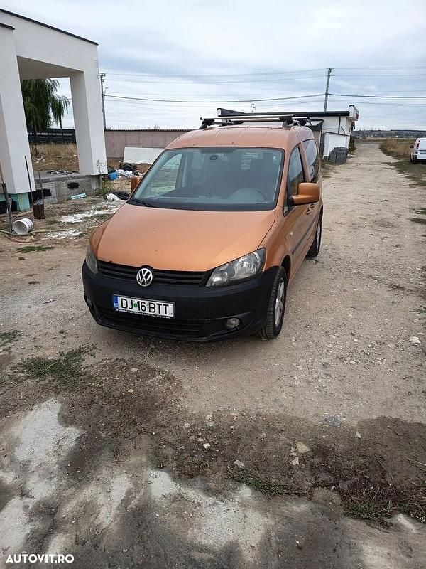 Culoaregalbeuriu Utilizat 2014 VW Caddy Trendline Monovolum | 8.000 EUR (Preț bun) - Imagine 1/4