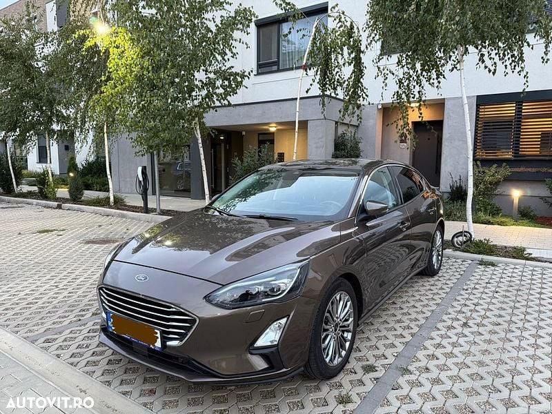 Culoaremaro Second-hand 2019 Ford Focus Business Edition Berlinǎ | 12.990 EUR (Scump) - Imagine 1/4