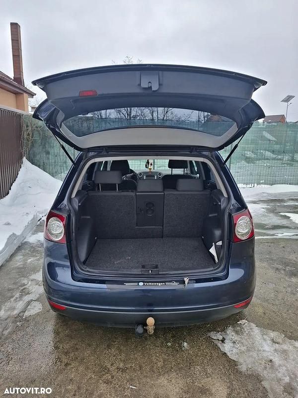 Second-hand VW Golf V Comfortline 140 CP (102 kW) 2007 Culoarealb Hatchback