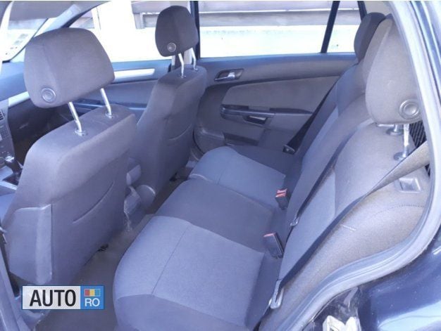 Second-hand Opel Astra 122 CP (89 kW) 2006 Negru Break