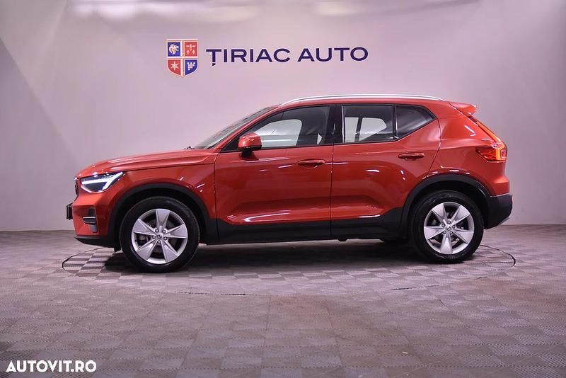 Second-hand Volvo XC40 Core 163 CP (119 kW) 2024 Culoarerosu SUV
