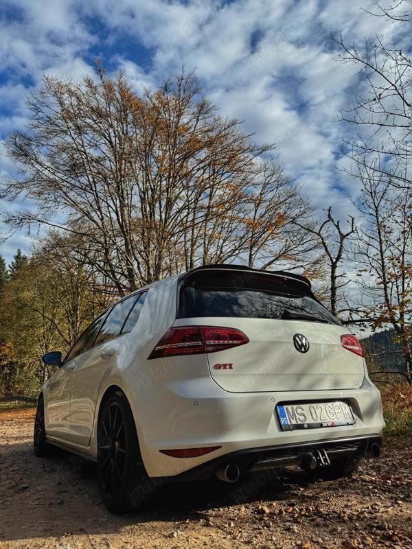 Second-hand VW Golf VII GTI 230 CP (169 kW) 2016 Hatchback