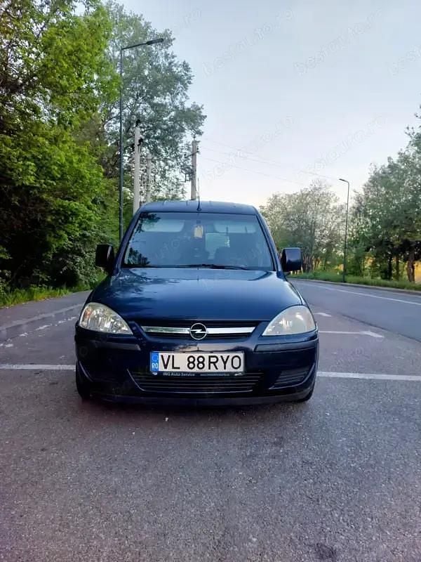 Utilizat 2005 Opel Combo Monovolum | 1.890 EUR - Imagine 1/4