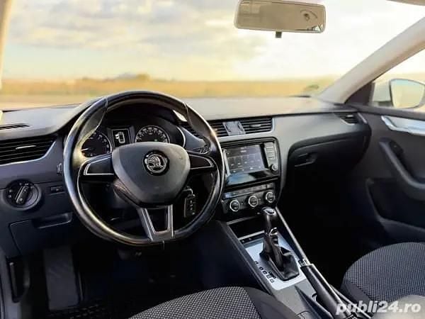 Alb Utilizat 2015 Skoda Octavia Break | 7.500 EUR (Super Preț) - Imagine 1/4