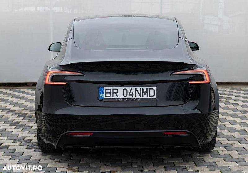 Second-hand Tesla Model 3 377 kW (513 CP) 2024 Culoarenegru Berlinǎ