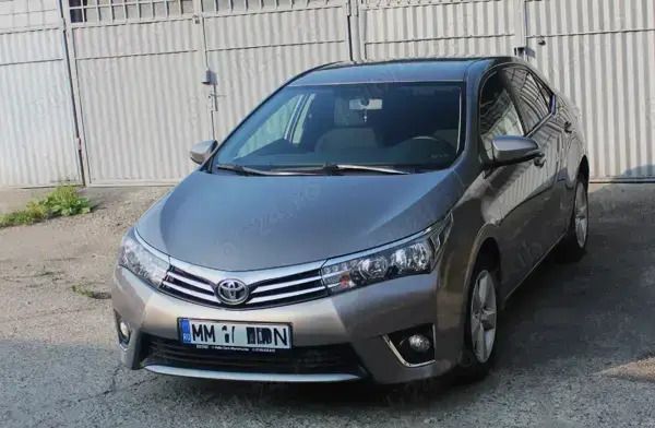 Bej Utilizat 2017 Toyota Corolla Luna Berlinǎ | 12.400 EUR (Preț OK) - Imagine 1/4