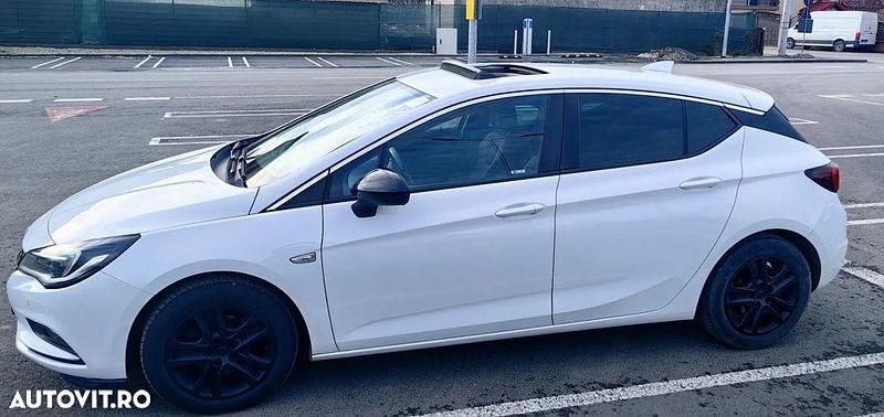 Second-hand Opel Astra Selection 110 CP (80 kW) 2017 Culoarealb Hatchback