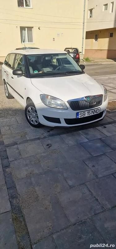 Utilizat 2012 Skoda Fabia Break | 3.000 EUR (Preț OK) - Imagine 1/4
