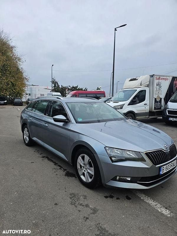 Culoareargint Utilizat 2018 Skoda Superb Active Break | 12.000 EUR (Preț bun) - Imagine 1/4