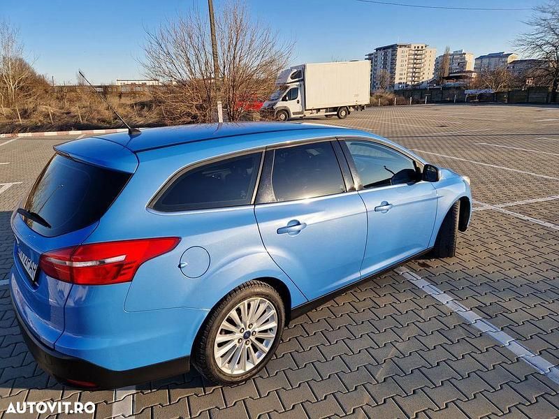 Second-hand Ford Focus Titanium 120 CP (88 kW) 2016 Culoarealbastru Hatchback