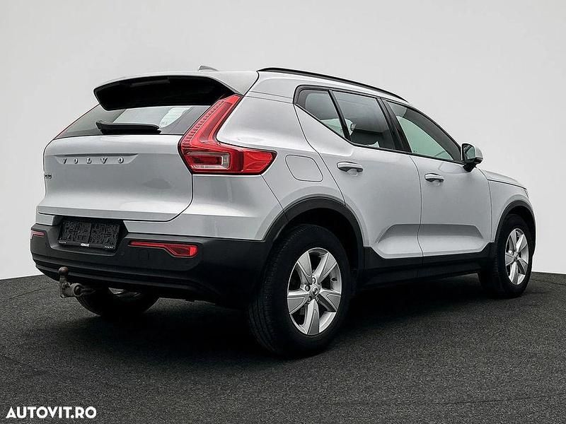Second-hand Volvo XC40 Momentum 129 CP (94 kW) 2020 Culoareargint SUV