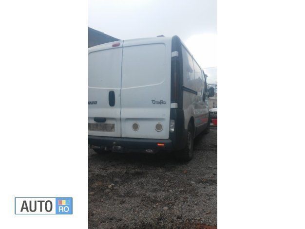 Alb Utilizat 2004 Renault Trafic Van | 2.750 EUR (Super Preț) - Imagine 1/3