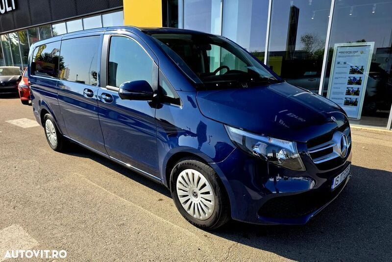 Albastru Utilizat 2022 Mercedes V250 Avantgarde Monovolum | 45.980 EUR - Imagine 1/4