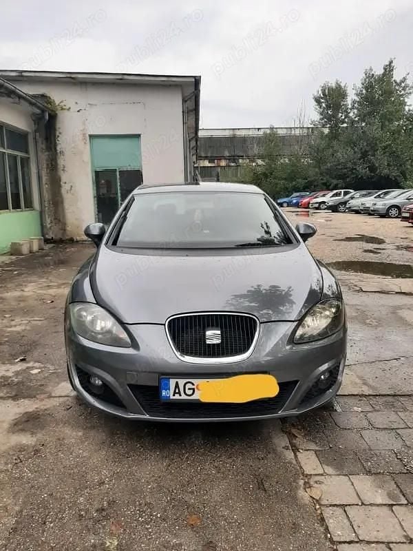 Gri Utilizat 2013 Seat Leon Hatchback | 5.400 EUR (Preț OK) - Imagine 1/4