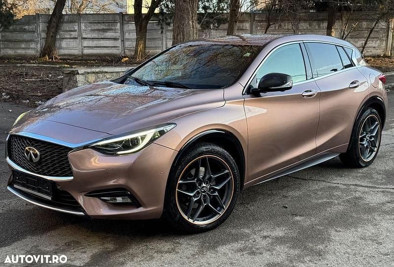 Second-hand Infiniti Q30 Sport Tech 170 CP (125 kW) 2016 Culoaremaro Hatchback