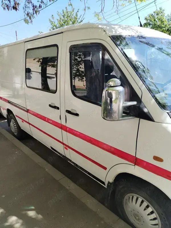 Utilizat 2001 Mercedes 220 | 3.000 EUR - Imagine 1/4